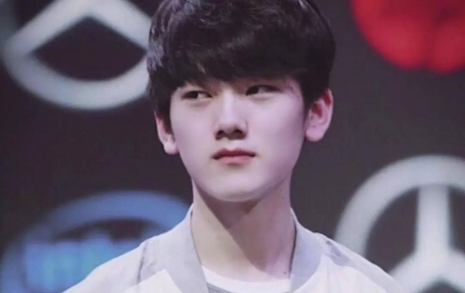 赛训组在干嘛？TES选手今天才知道可在欧洲超级服打比赛版本...